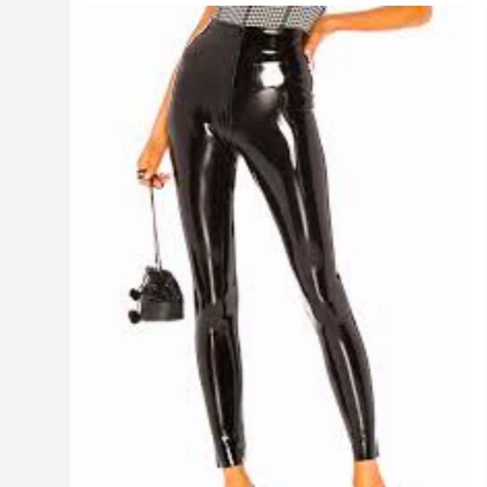 Commando perfect faux patent leather legging.